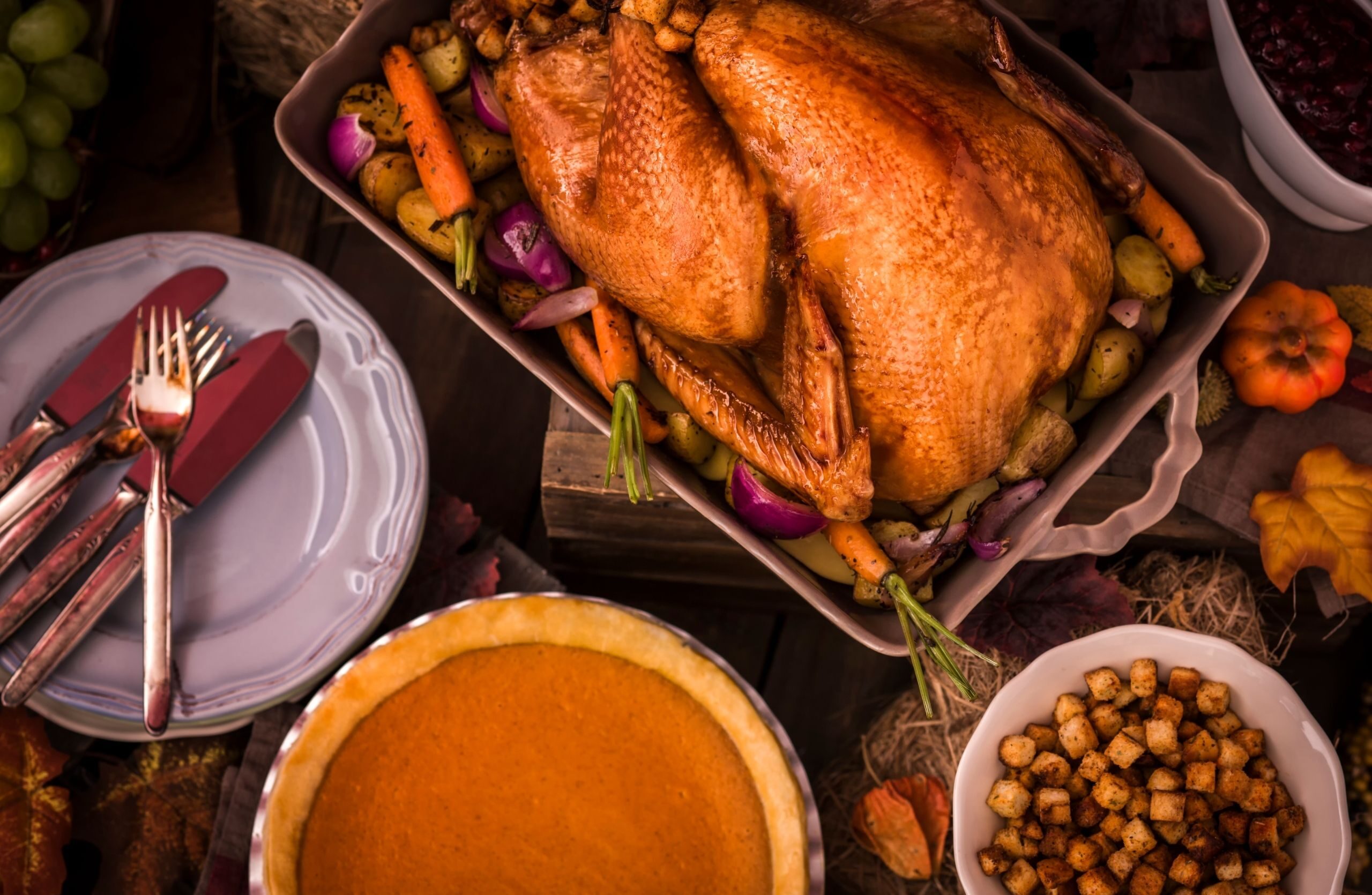 Celebrate Thanksgiving with Frischs： Turkey, Sides, and Pies Galore