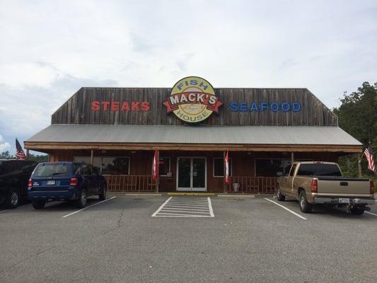 Discover Macks Fish House in Heber Springs, AR – Top Seafood Restaurant